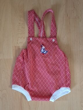 Vintage Red & White Diamond-Patterned Baby Romper with Duck Patch Size 18m